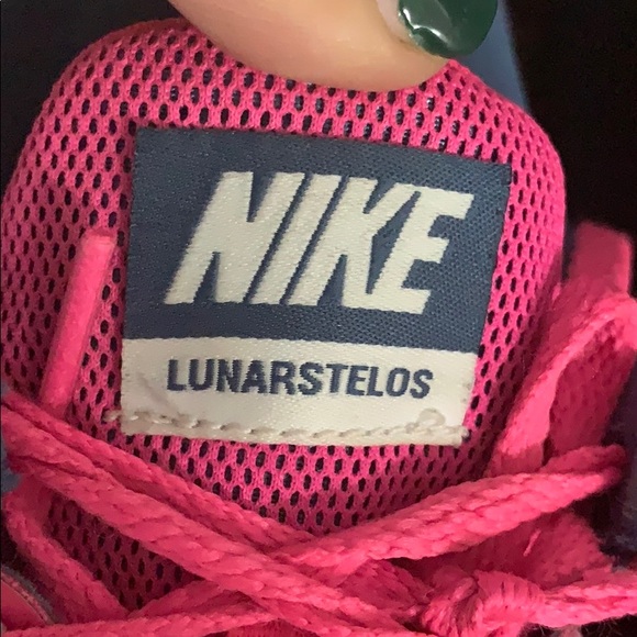 Nike - Picture 5 of 5